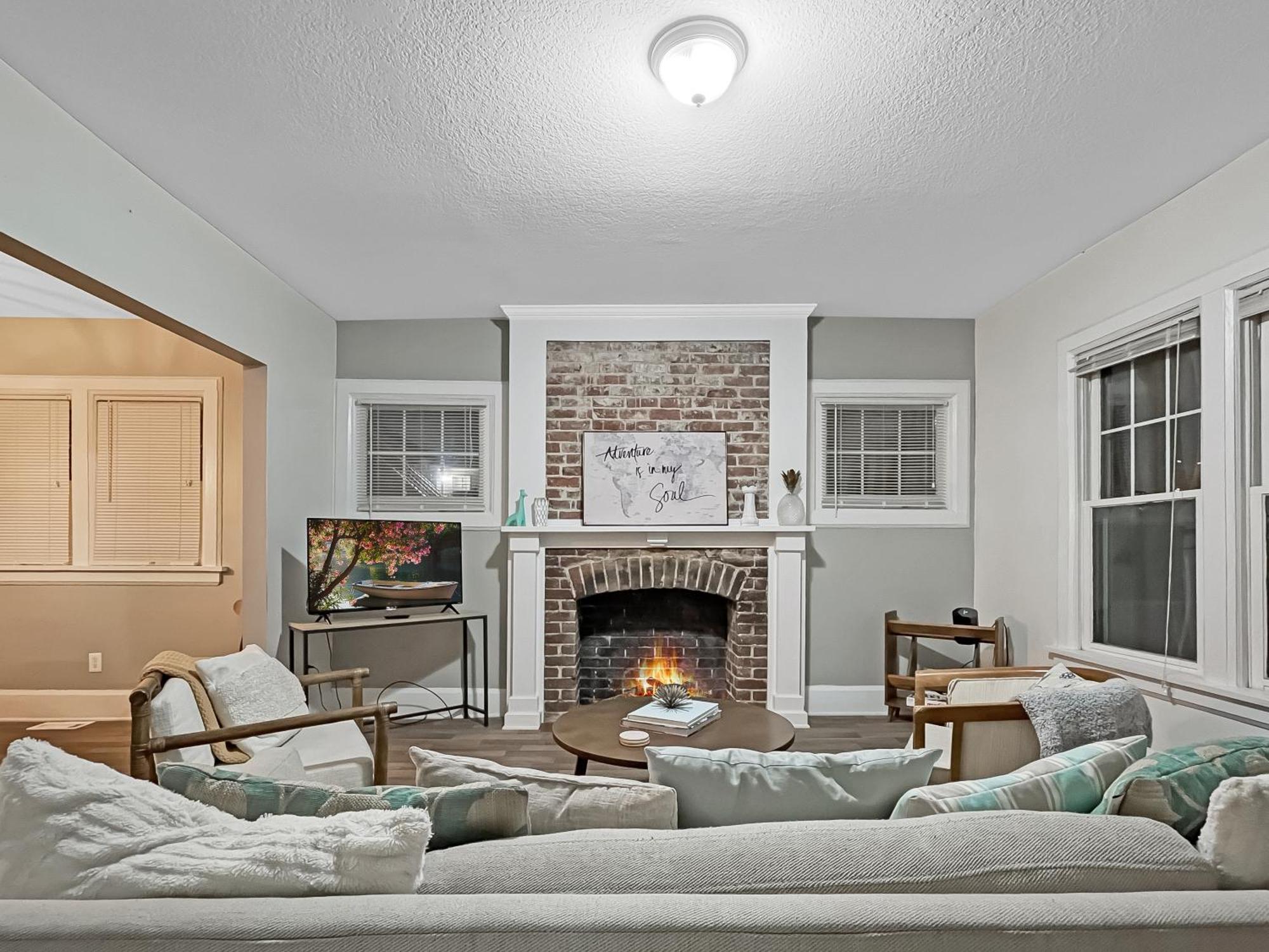Chic 2Br Duplex Free Parking Near Hospitals Villa Des Moines Bagian luar foto